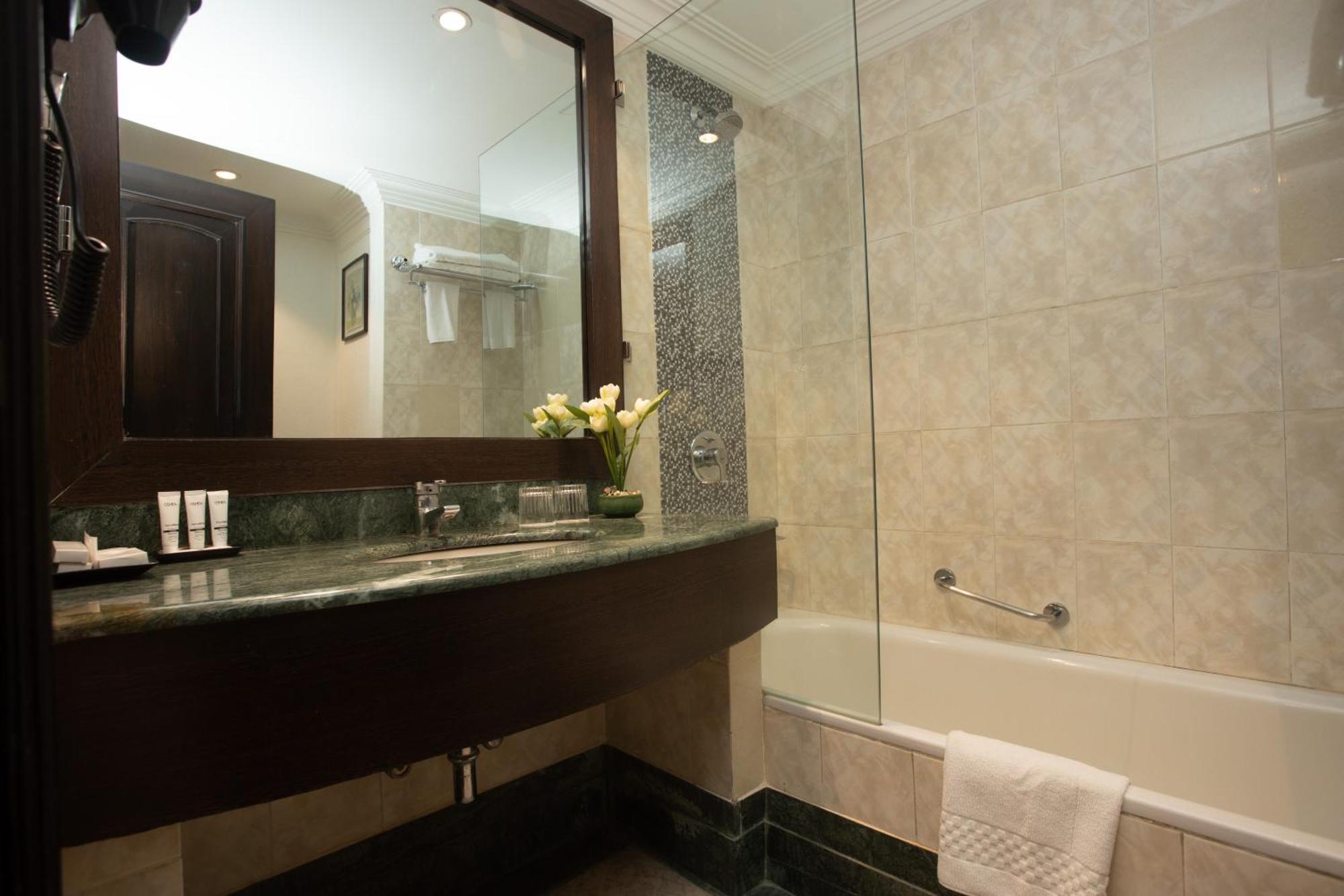 Grand Hotel Kathmandu Ngoại thất bức ảnh