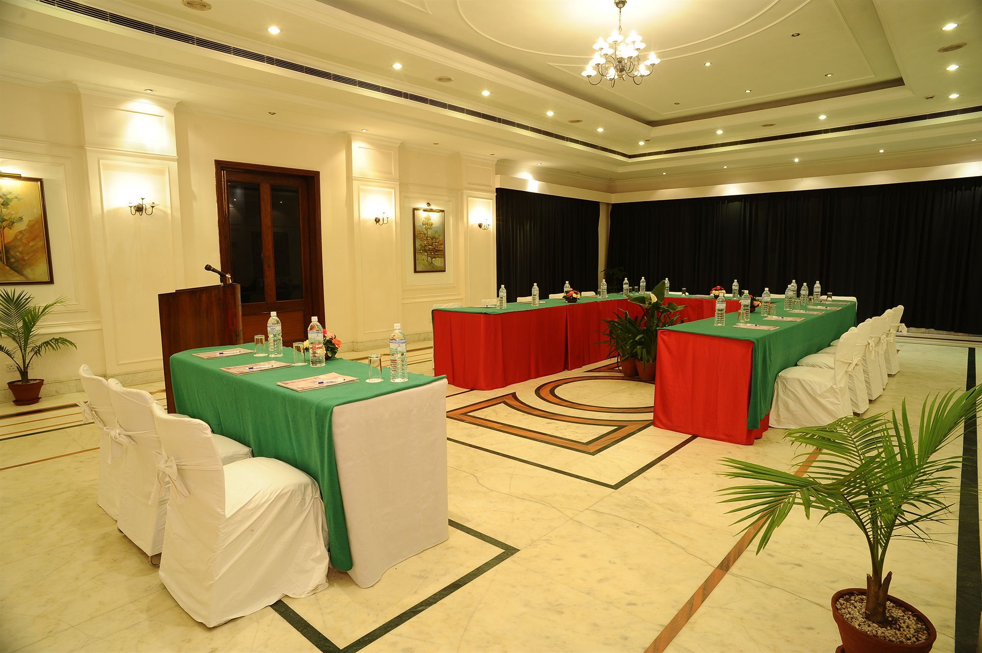 Grand Hotel Kathmandu Ngoại thất bức ảnh