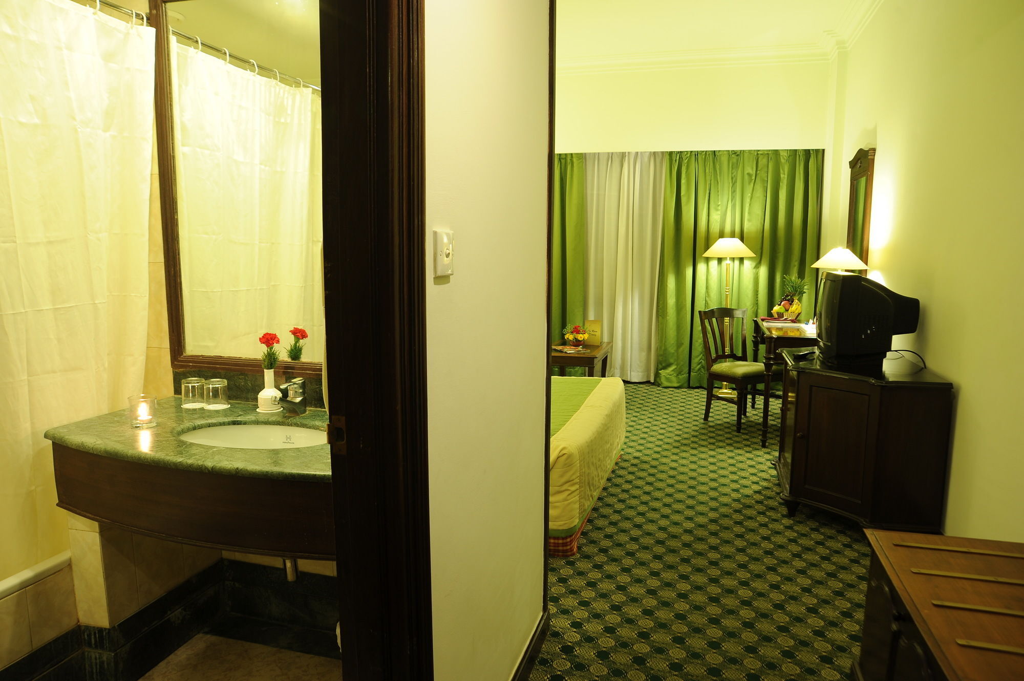 Grand Hotel Kathmandu Ngoại thất bức ảnh